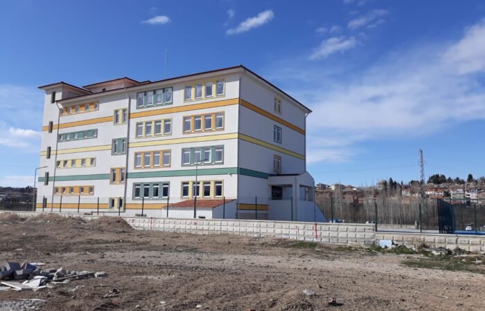 Vaiz-Pinari-8-derslikli-okul-yapim-isi-1