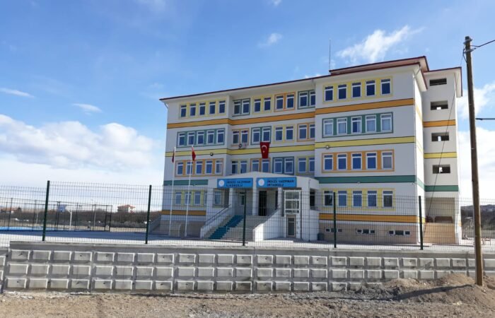 Vaiz-Pinari-8-derslikli-okul-yapim-isi-2